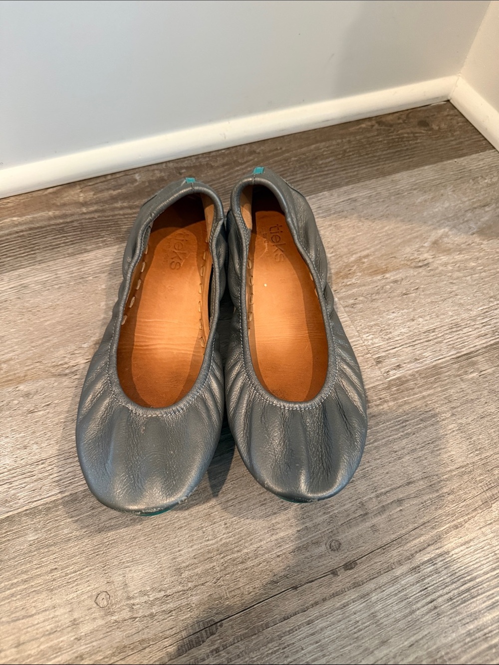 Tieks Gray Leather Ballet Flats with Teal Heel Tabs